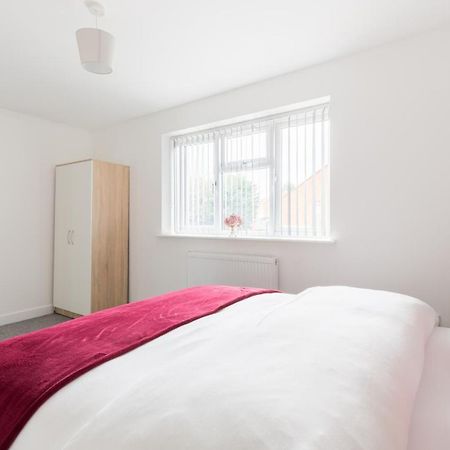 Birmingham Estate - Contractor & Group Accommodation - Secure Parking Esterno foto