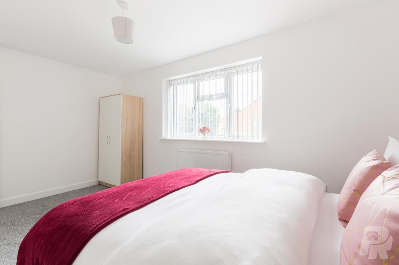 Birmingham Estate - Contractor & Group Accommodation - Secure Parking Esterno foto