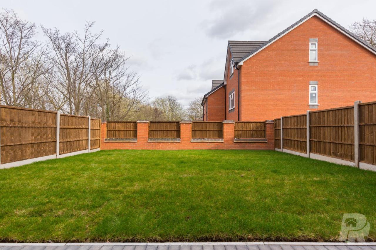 Birmingham Estate - Contractor & Group Accommodation - Secure Parking Esterno foto